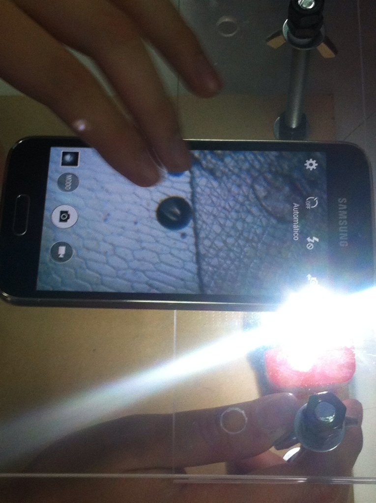 PixelOpenProj's tweet image. First school building digital smartphone microscopes! Include your school in this easy, cheap &amp;amp; powerful experience