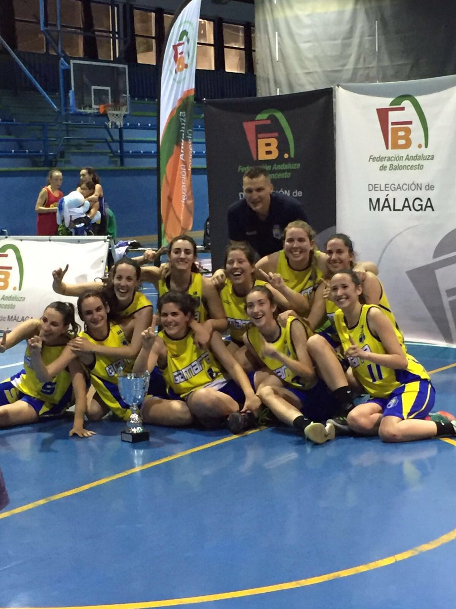 CD_Gamarra's tweet photo. ¡¡CAMPEONA!! BUFETE TEATINOS ACD GAMARRA gana la #LigaProvincial #SENFEM y consigue la plaza para el Cto Andalucía!! https://t.co/ofX39GZxFY