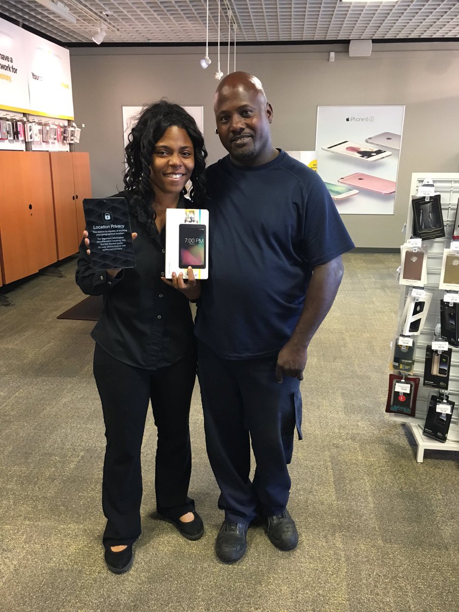 Ariel@Sprint tweet media