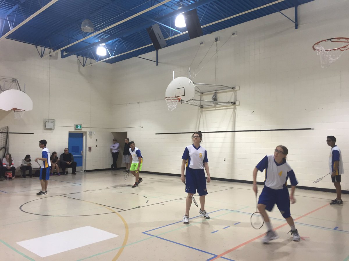 SebastiansClass's tweet photo. Some #badminton action @ethelmilliken vs @wshawrylak @RegPublicSchool https://t.co/efqqpcJoVv