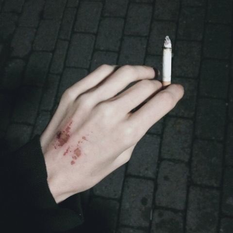 WxightlessSkin's tweet photo. Hand #thinspo https://t.co/jnWGBgKegy