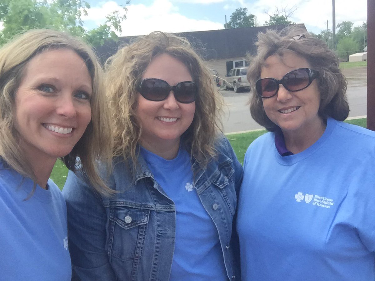 t_antonette's tweet photo. Walking with my mom and sista today at lunch in honor of #NWLDKS https://t.co/9c28jj6fvz