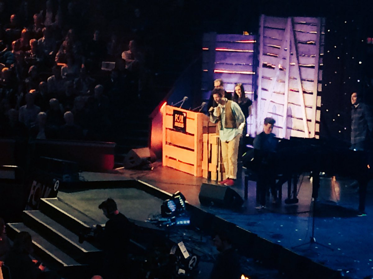 Award moment for <a href="/samleesong/">Sam Lee - He/Hymn 🌈</a> tonight <a href="/BBCRadio2/">BBC Radio 2</a> awards. Big Congratulations to you &amp; #molly <a href="/PRSFoundation/">PRS Foundation</a>