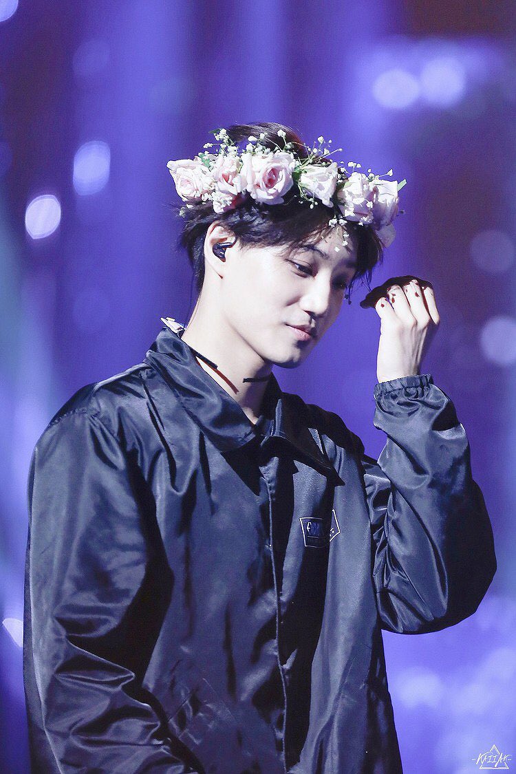 jonginui's tweet image. [_fallinlovewith] 51. 🌸💐🌼🌹화관종인🌺🌻💐🌷