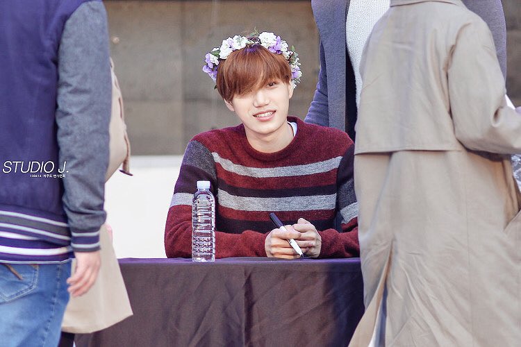 jonginui's tweet image. [_fallinlovewith] 51. 🌸💐🌼🌹화관종인🌺🌻💐🌷