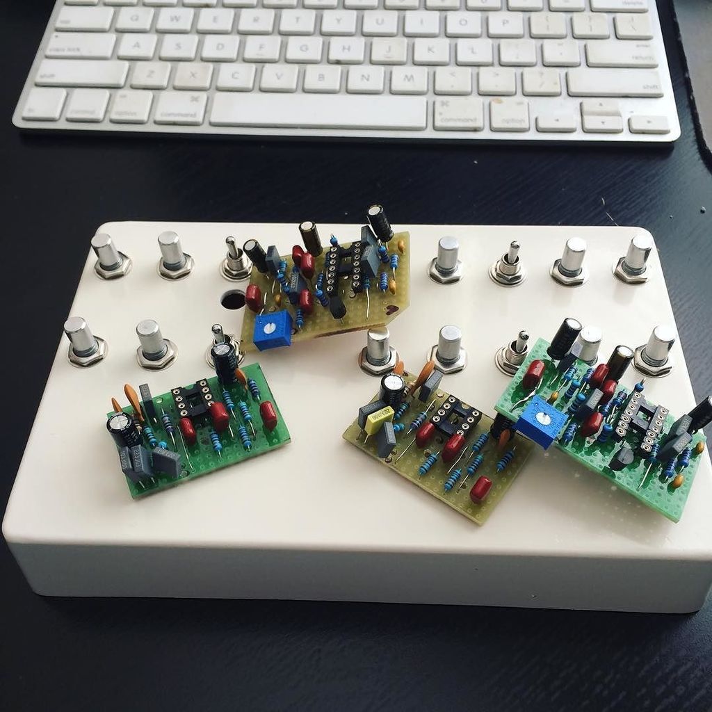 zachselindh's tweet photo. What the heck am I building? #diyaudio #tagboardeffects #diyproject #electronics #watchzac… https://t.co/ve7Hl4AsOD https://t.co/9tfrTvh9Kh
