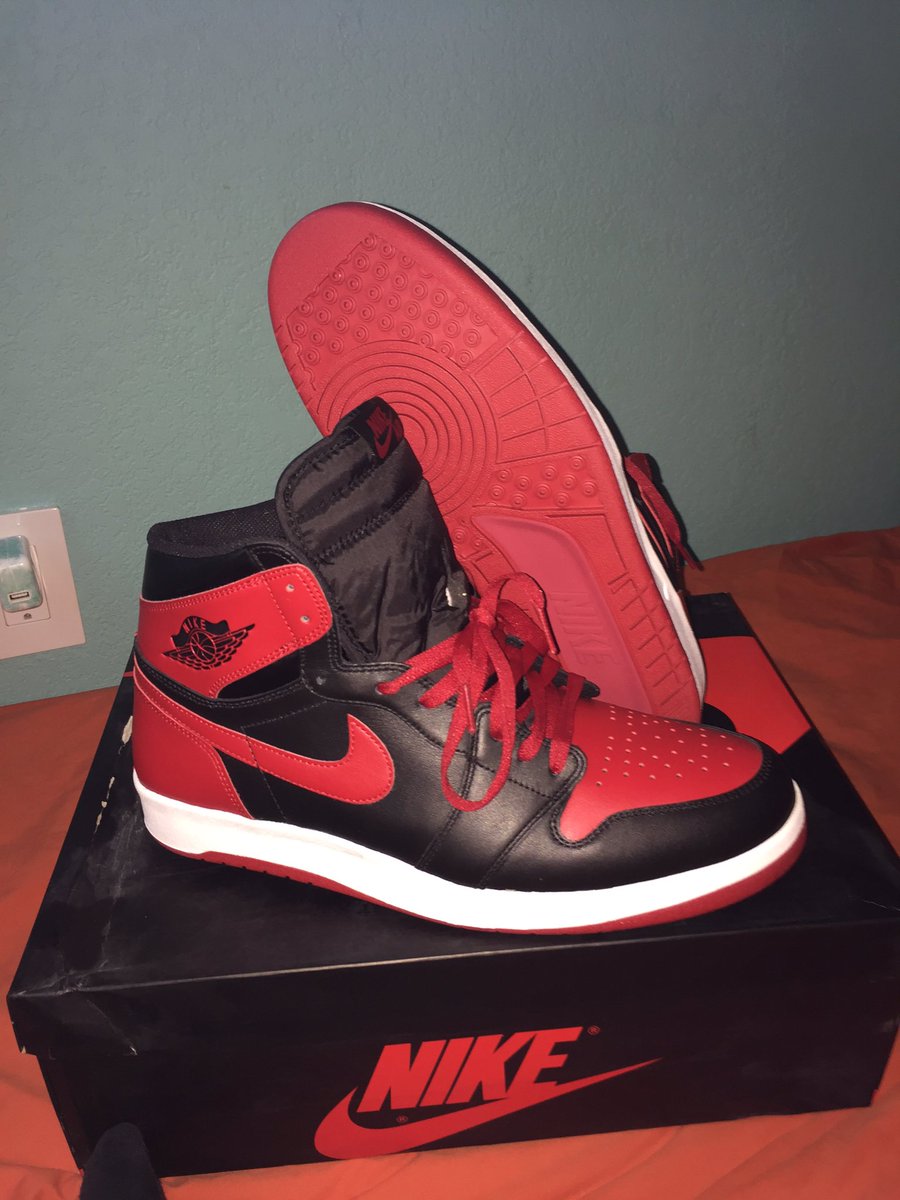Honor_Turkey's tweet photo. Copped some new Jordan's https://t.co/X2HZaRj99R