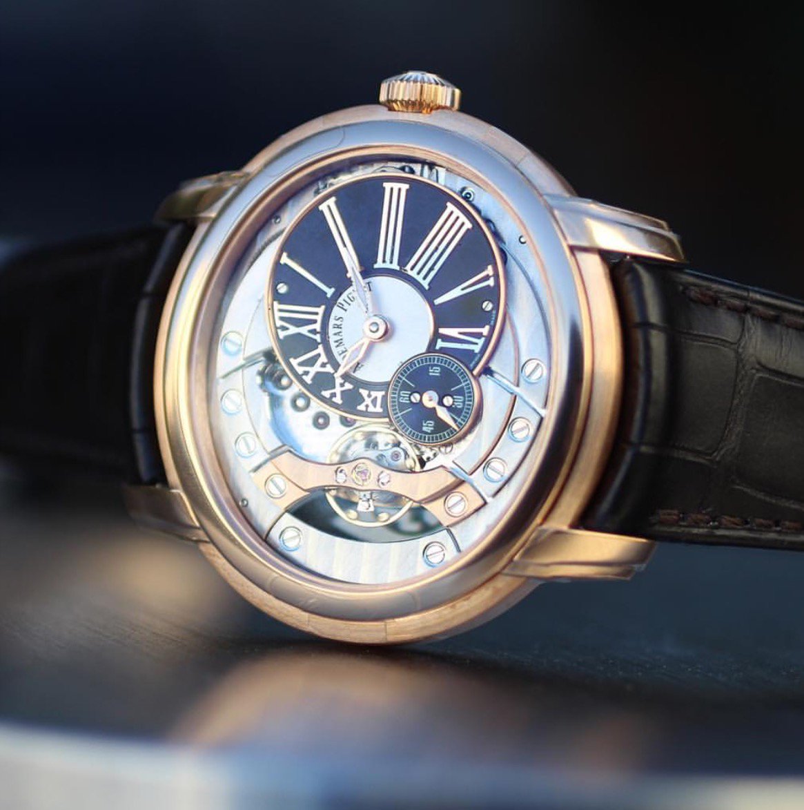 BHWCO's tweet image. #AudemarsPiguet #Millenary 4101 in rose gold #exposedescapement w/ pelage #CôtedeGenève finish on #exposeddial #BHWC