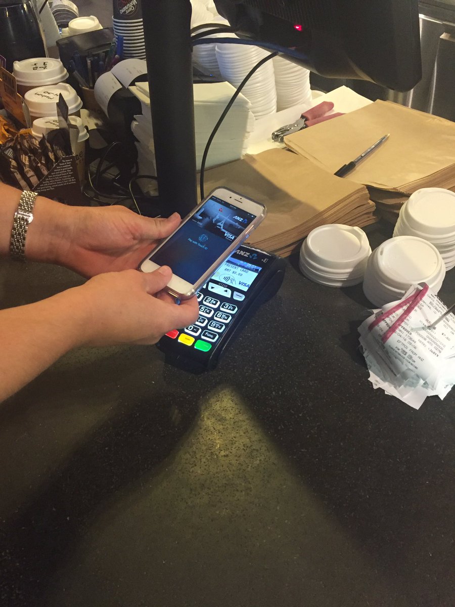 Christine Linden tweet media