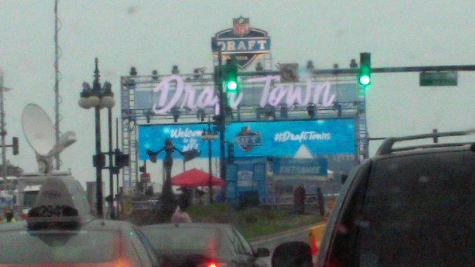 Who's ready for the NFL Draft? Name your team and favorite draft pick for your team https://t.co/eaC<a href="/tag/mytwitteranniversary"class="tags"><span>#mytwitteranniversary</span></a>