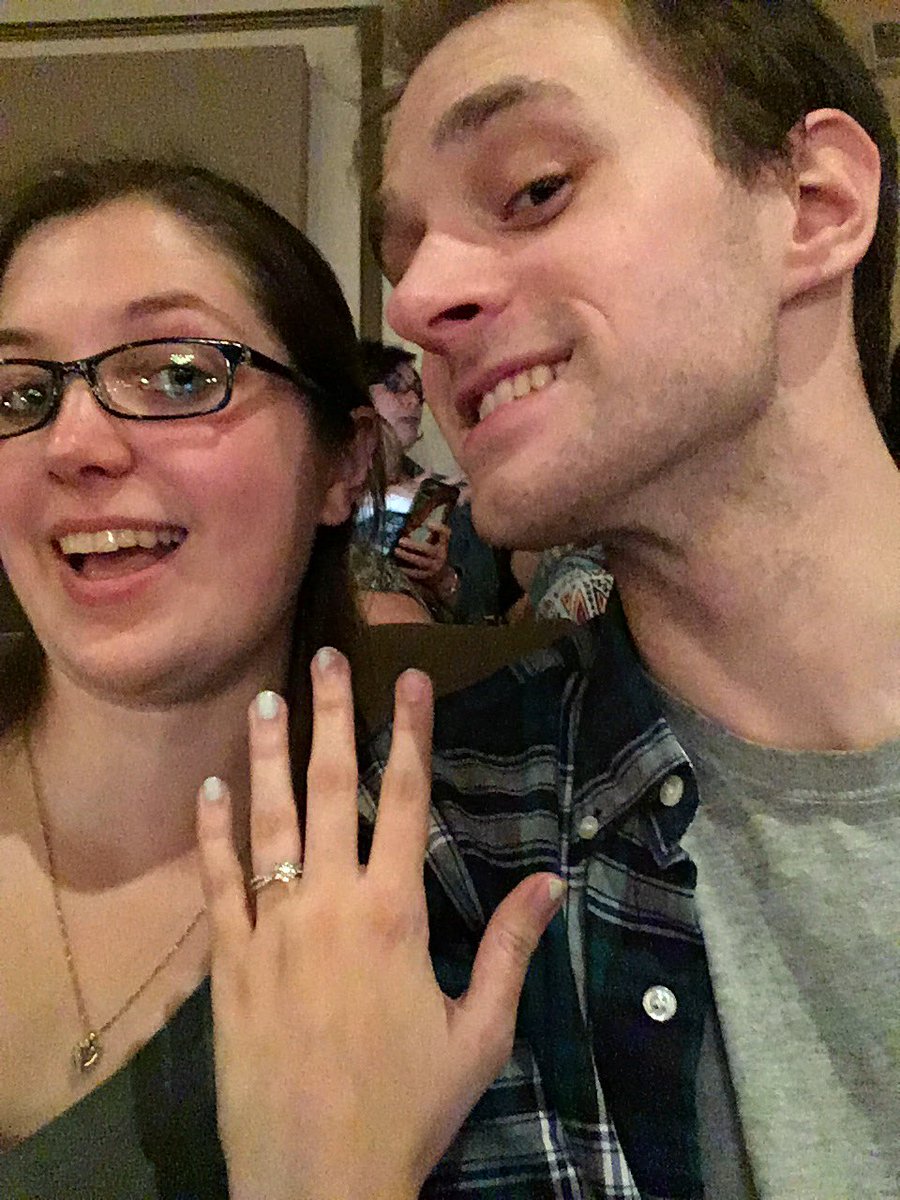 kariaribobari's tweet photo. How do you really feel about truffle oil? #AltonBrownLive #DateNightwiththeFiancé https://t.co/yZfntcXLOl