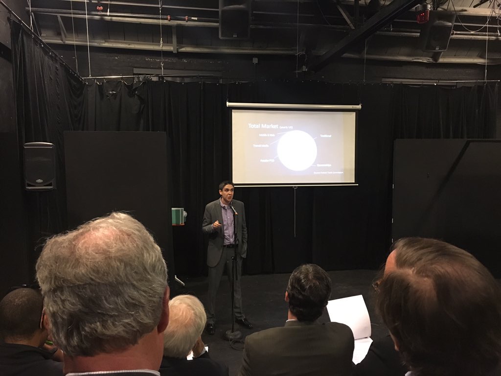 JulsKlein12's tweet photo. Watching @LoopleMobile pitch their innovative #marketing product for #alcohol co's! #AccelerateBaltimore #startup https://t.co/v9nCEijIN0