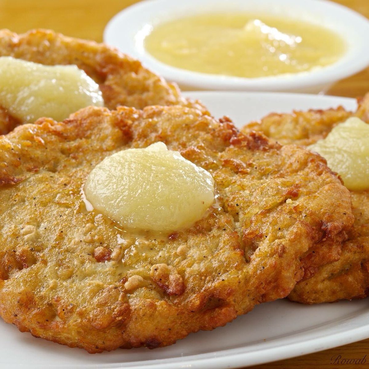 carnegiedeli's tweet image. The classic #potatopancake. Our latkes are perfectly crunchy on the outside &amp;amp; irresistibly tender inside. #passover