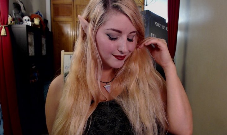 SexyModels420's tweet photo. Whether she's wearing #NoMakeUp or #Alldolledup, #Regularclothes or #cosplay @KayleePond is #redefining #sexy https://t.co/kkyzwy9nZs