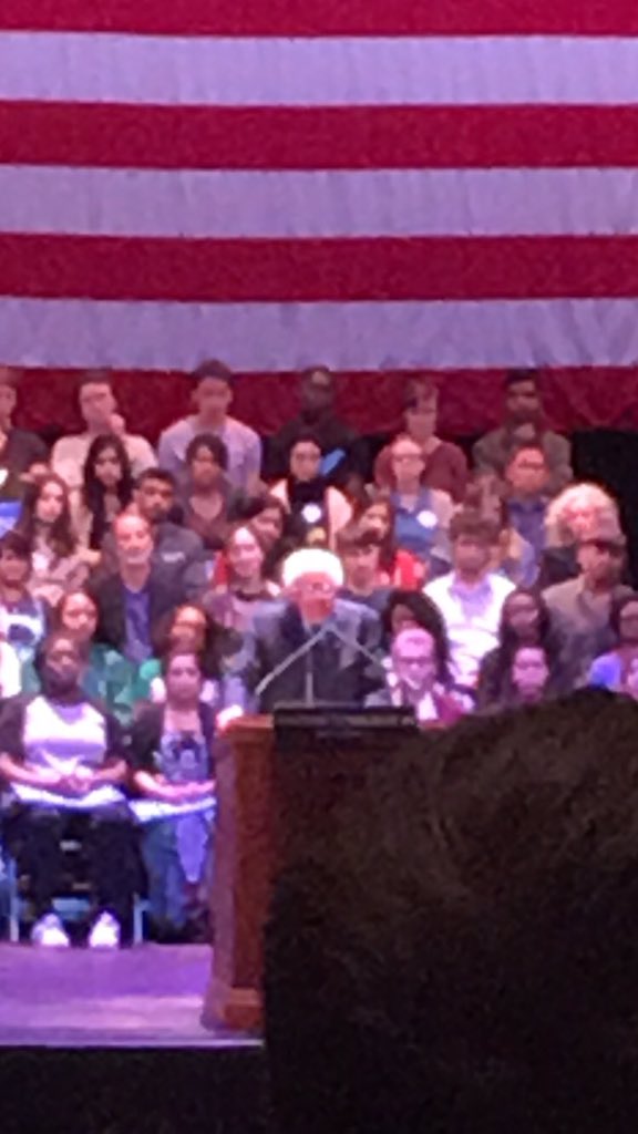 JenniferGWolff's tweet photo. Star-struck 🌟🌟 #bernieinbloomington https://t.co/QwfdConEwI