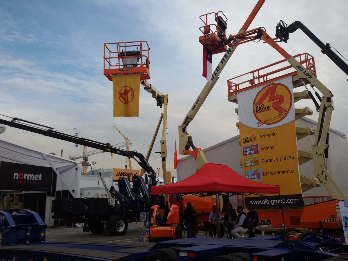 Alo_Group's tweet photo. ¡Nos vemos este jueves! Penúltima jornada de #Expomin2016! #AloGroup #JLG #EagerBeaverTrailers #AmcoVeba #Autocrane https://t.co/QgkfCxkFRJ