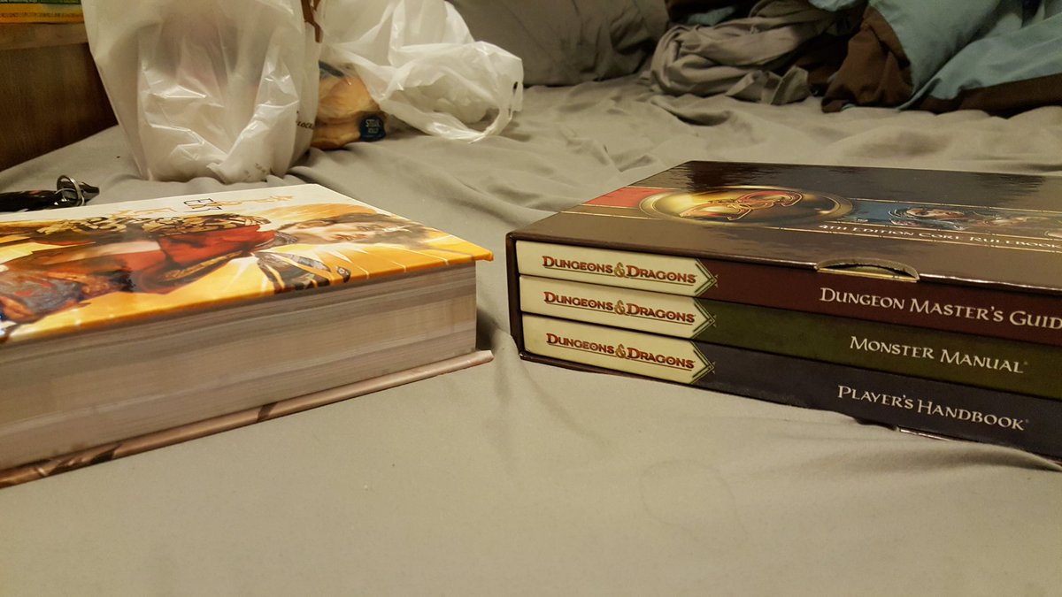 Tsilkani's tweet photo. #Exalted3rd size comparisons.
1) HERO 5th Edition
2) D&D 4th Edition Core Set
It be big, yo. https://t.co/0ihlJK3knK