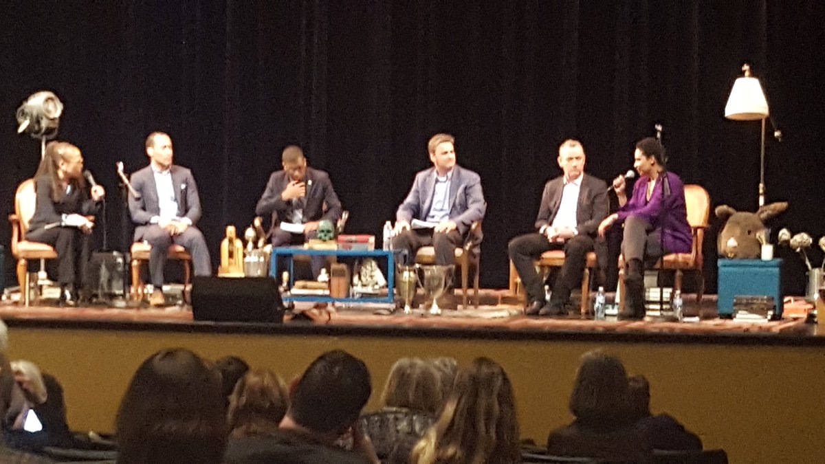PrincipalBeck1's tweet photo. Wed night conversation @sennhs about the role of public education @ILhumanities #sennhs #ilhumanities @ABC7Chicago https://t.co/30i2l0rhfb