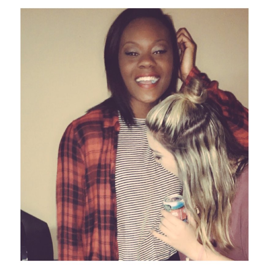 ShaniaHoof's tweet photo. sister goalz~~ https://t.co/ckVPu2Xkg9