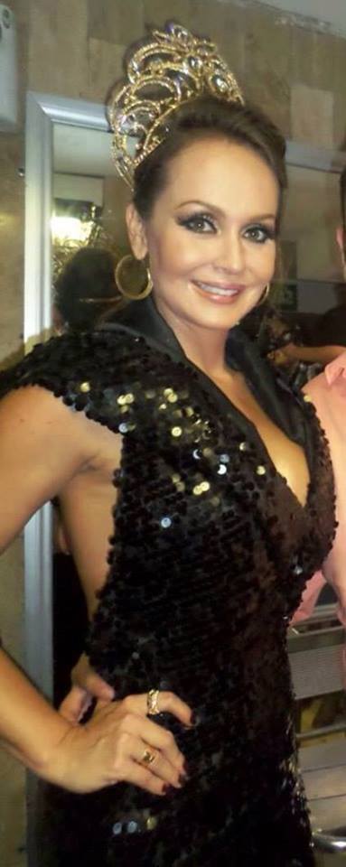sorpreender's tweet photo. muitas pessoas vão querer saber o motivo do seu sorriso,   pra seguir em frente,voce fala eu tenho Deus @gabyspanic https://t.co/HjDdP2cZTI