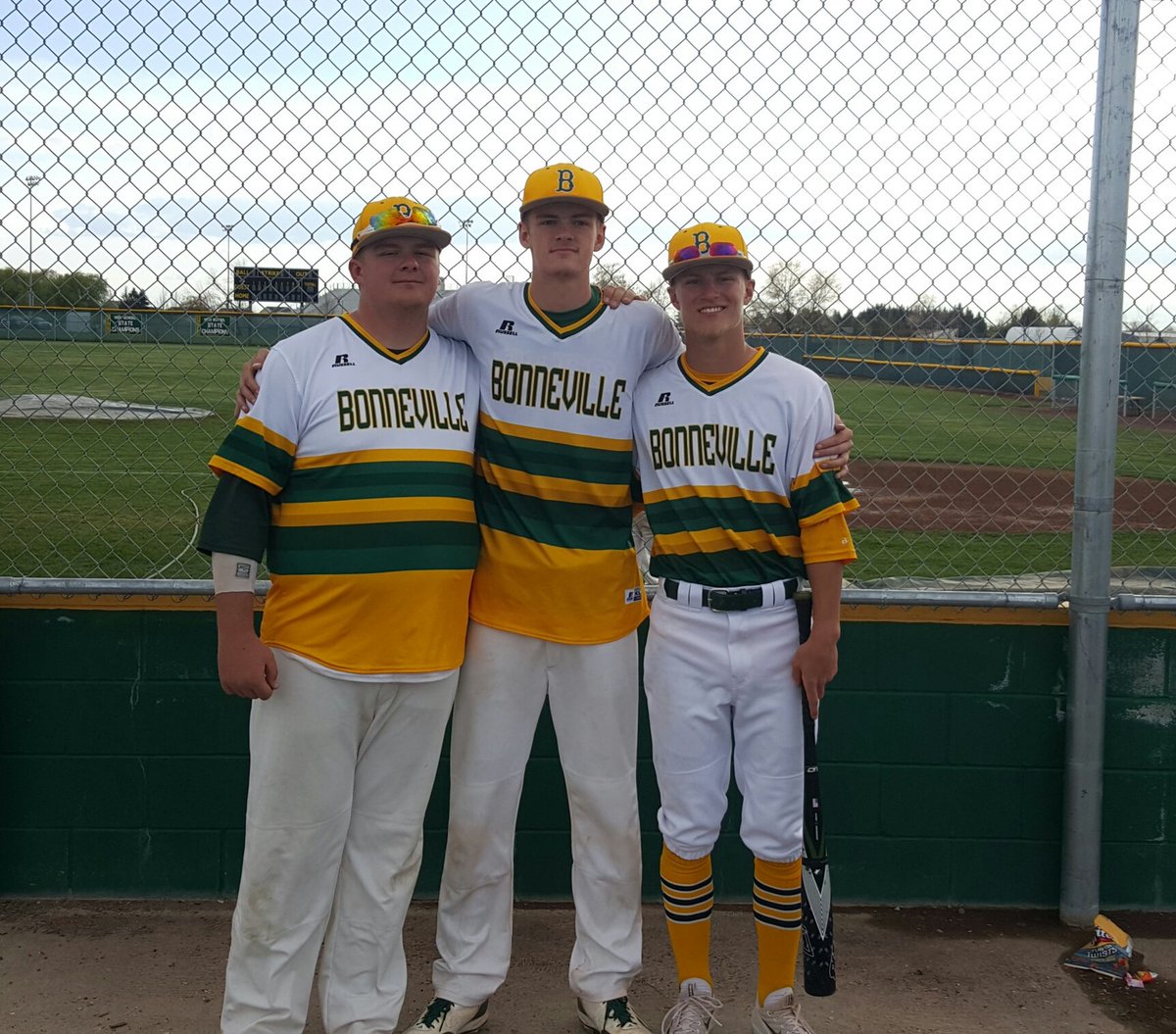 BonnBaseball's tweet photo. Senior night victory 7-6 https://t.co/lzeleHsUTY