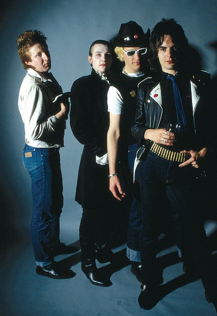 drmartenscol's tweet photo. Celebramos el 40 aniversario del Punk con la banda británica The Damned. https://t.co/WMPKuU4XlN https://t.co/dkqUsAYrhK
