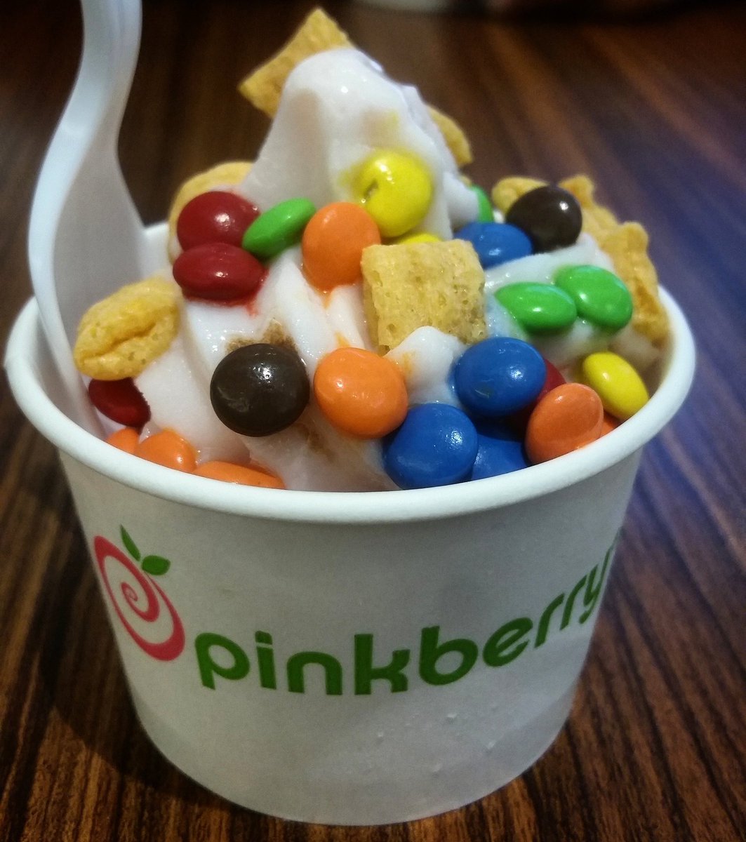 1RiRi1's tweet photo. Yum! @Pinkberry 💟
#Pinkberry #PinkberryObsession https://t.co/QcUFlrHSaA