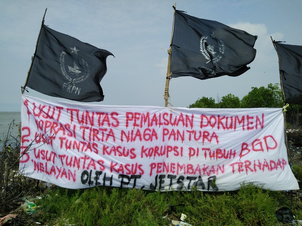 JJRizal's tweet photo. pa @jokowi rklamasi yg perlu jutaan ton pasir bri Jkt idntitas baru sbg penjahat lingkungan krn ngrusak laut banten https://t.co/mOv65cXlKl