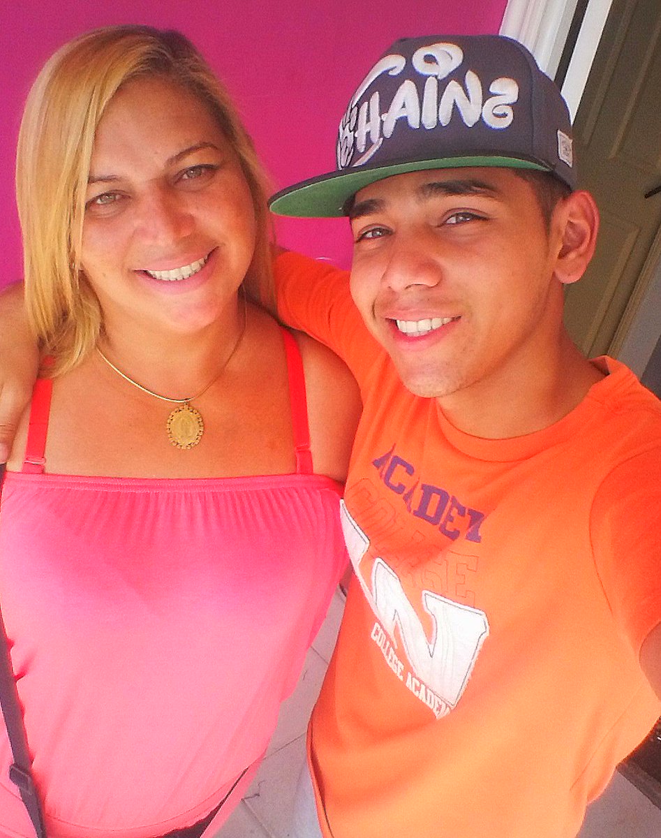 mjpr_11's tweet photo. con l mujer de mi vida la que mas amooooo y con la que mas peleo<3 https://t.co/zVg6RIZkrP