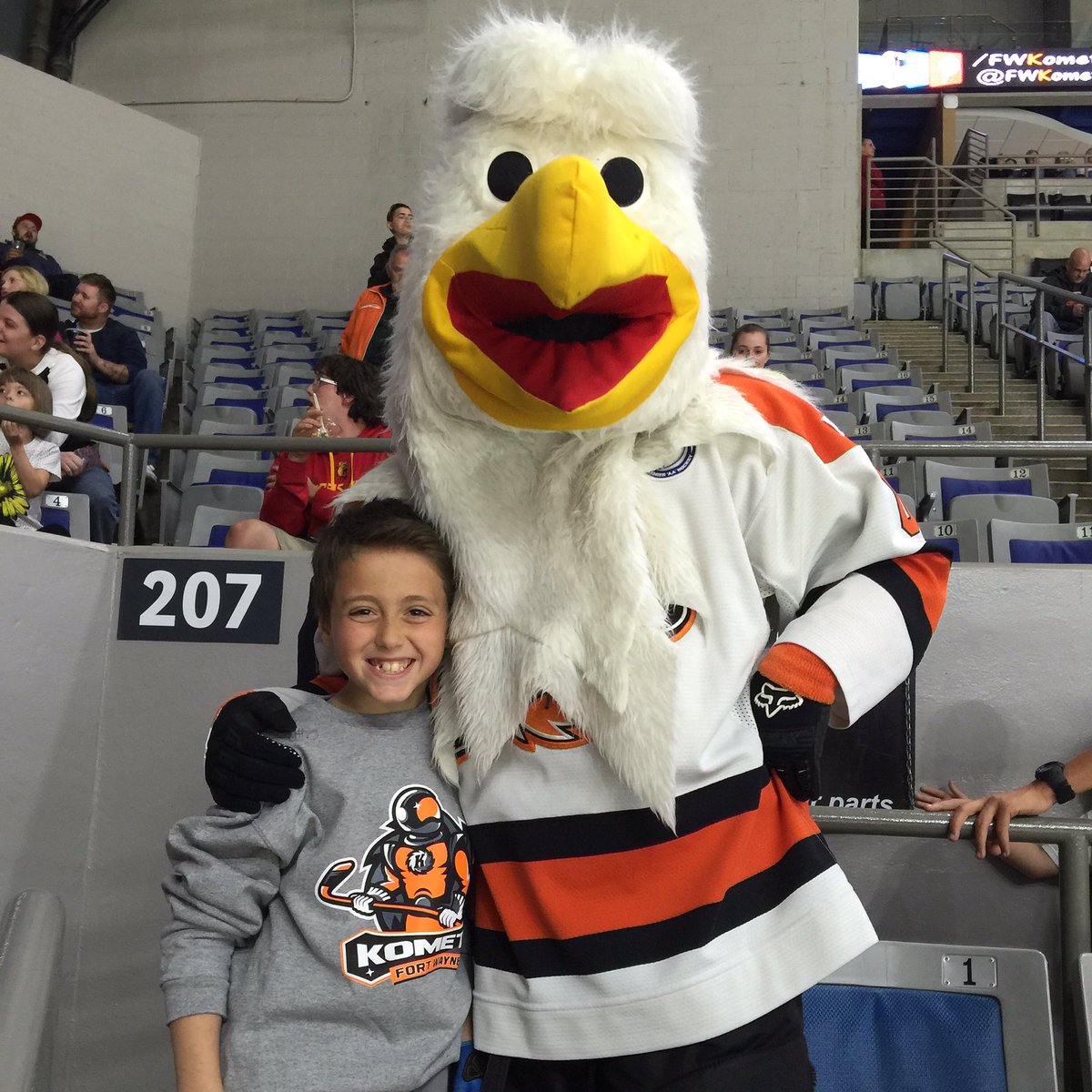 KyleMZimmerman's tweet photo. Game 7, BABY!!! #LetsGoKomets #IcyDEagle #ECHLPlayoffs #LifeWithZimms https://t.co/HQBV0BILQH