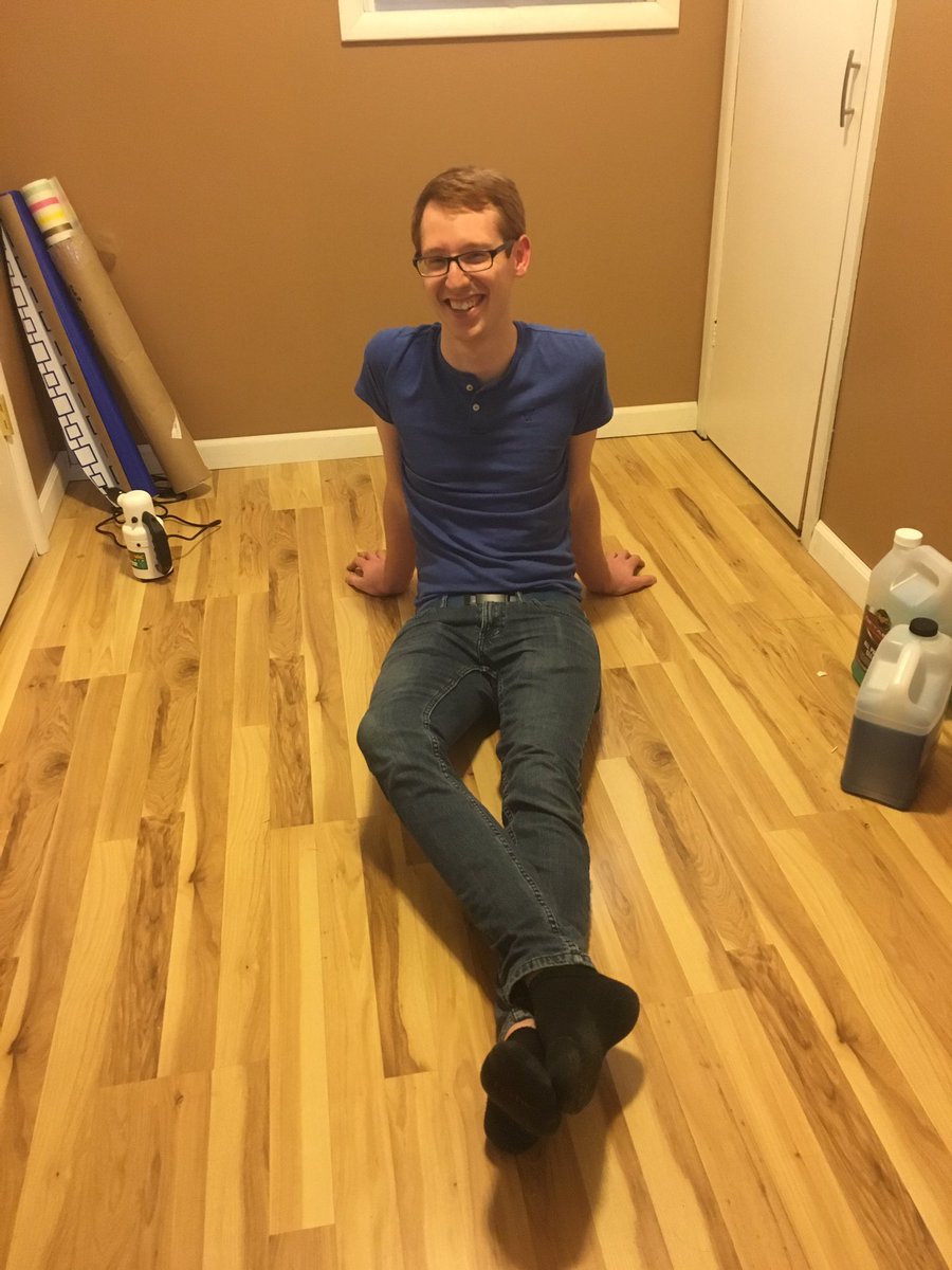 MsConalli's tweet image. I love this handsome ginger face!