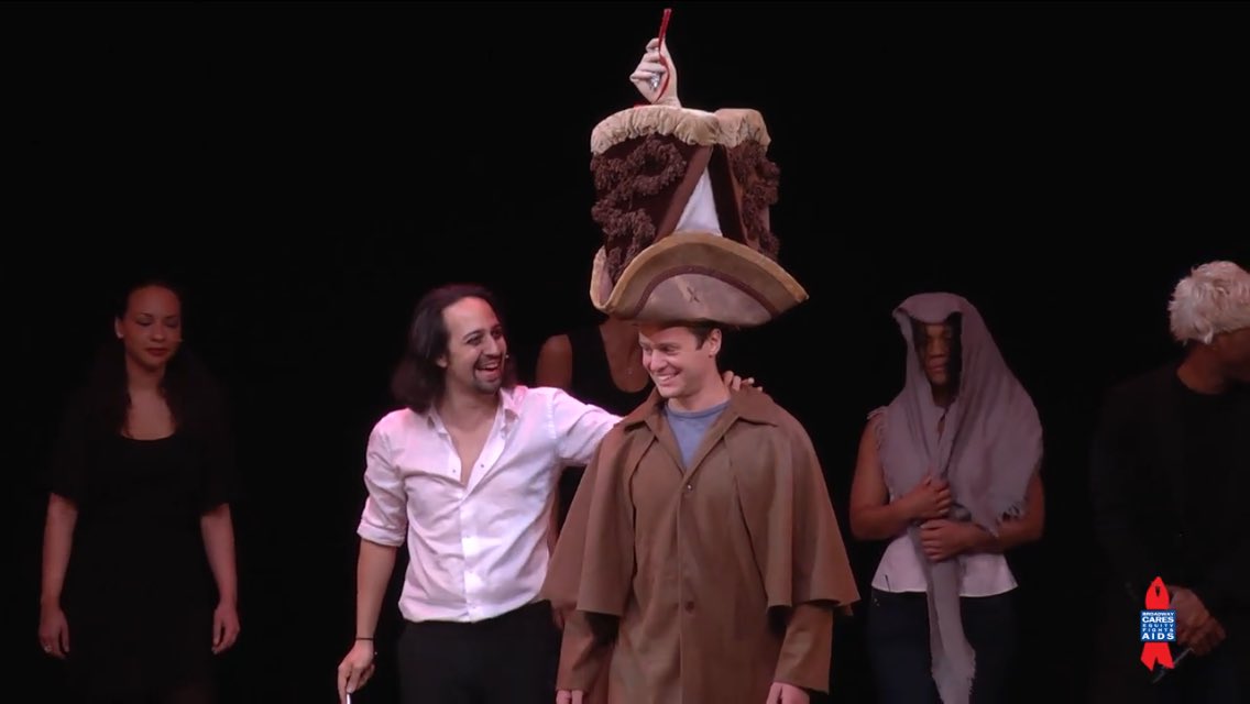 grofflins's tweet image. lin didn't crack throughout the whole number but as soon as groff smiled lin brokE INTO THE BIGGEST GRIN