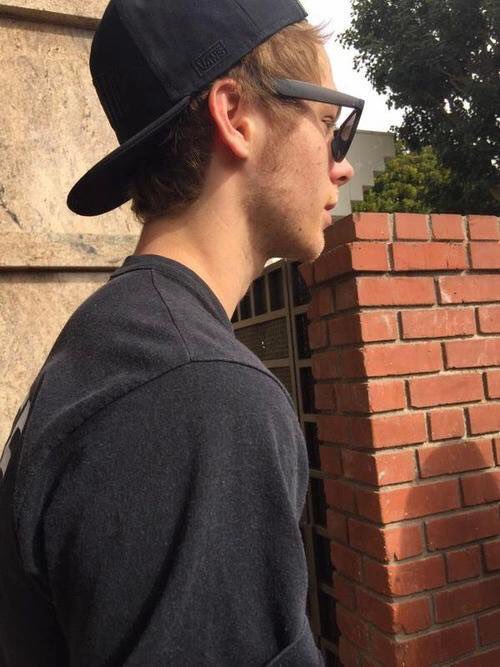 Retweet pleaseeeee. 😁