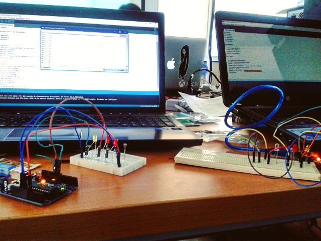 insta_arduino's tweet image. ift.tt/1N1CwGD - El amor se demuestra con besitos… o con talleres de arduino bás… ift.tt/2389pDk