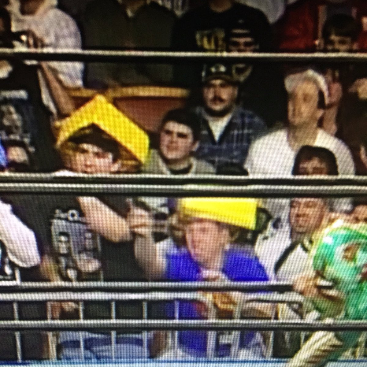 BobWarlord's tweet photo. #COTC34 
#FrontRowRepresenting
#CheeseHeads
@cactus901 @goBrowns1979 https://t.co/KcF7QwJHTq