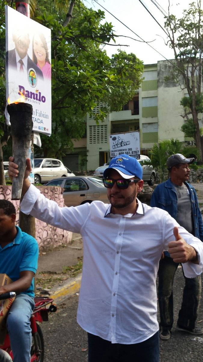 JoelDiazU's tweet photo. Sigue causando euforia el Jacho Prendio 🔥donde quiera que llega. Hoy fue en la caravana #PRDCirc2ConRoberto https://t.co/Mvs6PkXAc1