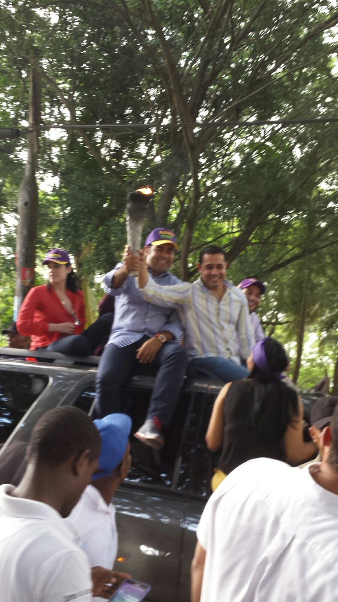 JoelDiazU's tweet photo. Sigue causando euforia el Jacho Prendio 🔥donde quiera que llega. Hoy fue en la caravana #PRDCirc2ConRoberto https://t.co/Mvs6PkXAc1
