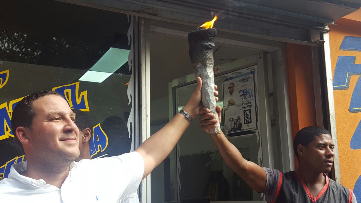 JoelDiazU's tweet photo. Sigue causando euforia el Jacho Prendio 🔥donde quiera que llega. Hoy fue en la caravana #PRDCirc2ConRoberto https://t.co/Mvs6PkXAc1