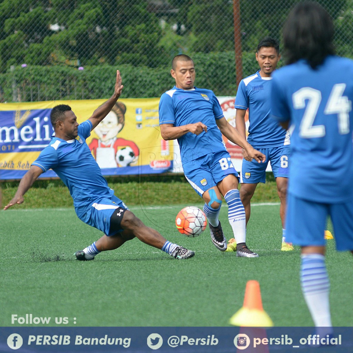 Latihan pagi .. Udaranya nyaman pisan ;)  #Lembang #PERSIB #persibsalawasna