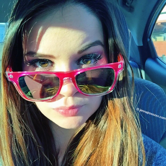 My eyes turn green when i'm horny 😈🤑🍀 https://t.co/nMBxpkismR<a href="/tag/mvsales"class="tags"><span>#mvsales</span></a>