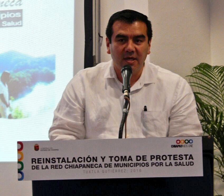 SSaludChiapas's tweet photo. Srio. @fjavierpm73 tomó protesta a Integrantes de la Red Chiapaneca de Mpios. por la Salud @VelascoM_  @SaludDGPS https://t.co/wCFzMyLZa8