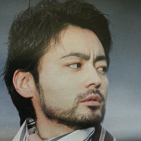 山田孝之ファンの皆様、ヒゲありとヒゲなしとどちらが好きですか？ 私