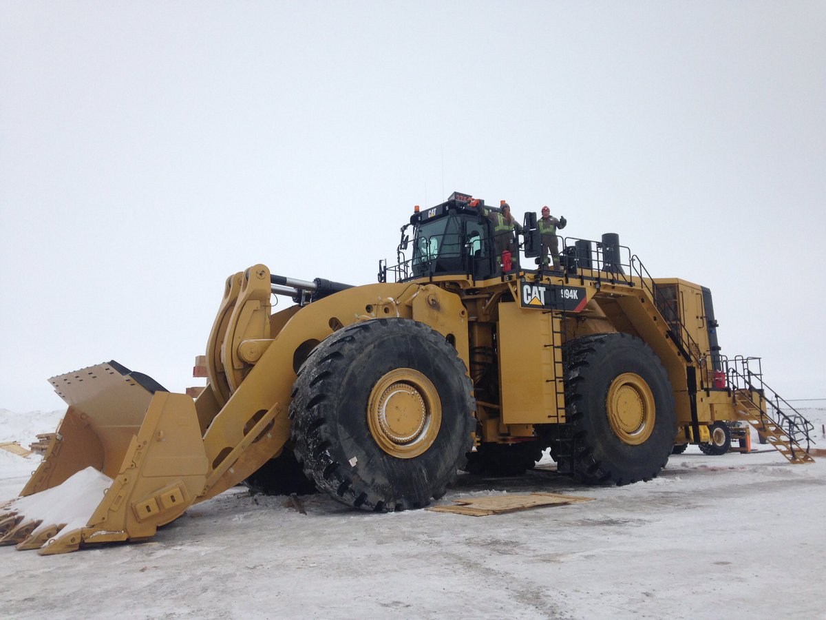 Bcarter_22's tweet photo. @CatMining 994K assembly complete! Another great job by the @finningcanada EKATI boys #bigloader #awesome #teamekati https://t.co/Zbo9pztiDT