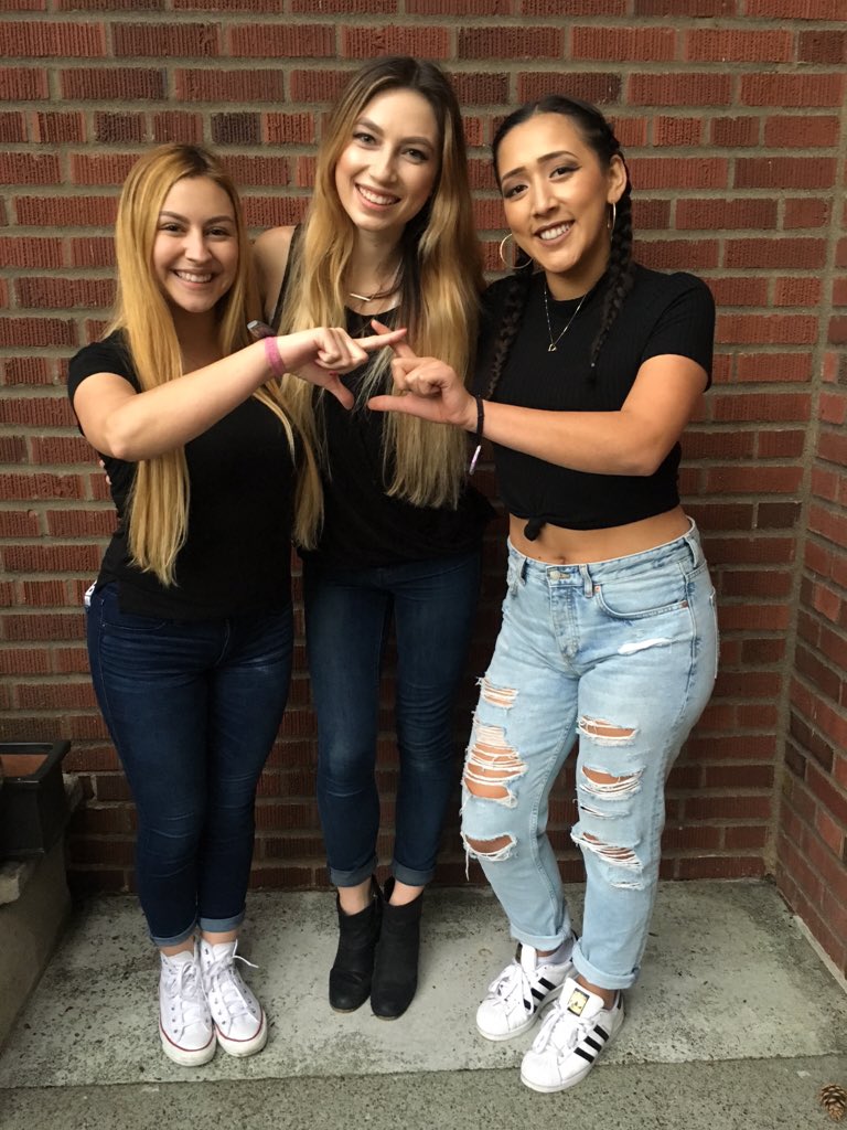 UWchiomega's tweet photo. We are proud to wear denim today to protest against the misconceptions that surround sexual assault #DenimDay https://t.co/rbTlCGA4iX