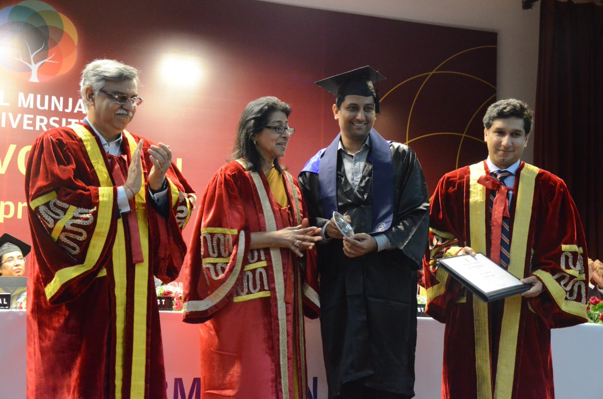 BMLUniv's tweet photo. Piyush Sindhwani @piyushk30 awarded by 'President's Award for Overall #Excellence' #BmuConvocation #BmuMBA https://t.co/i25mSBYjjj