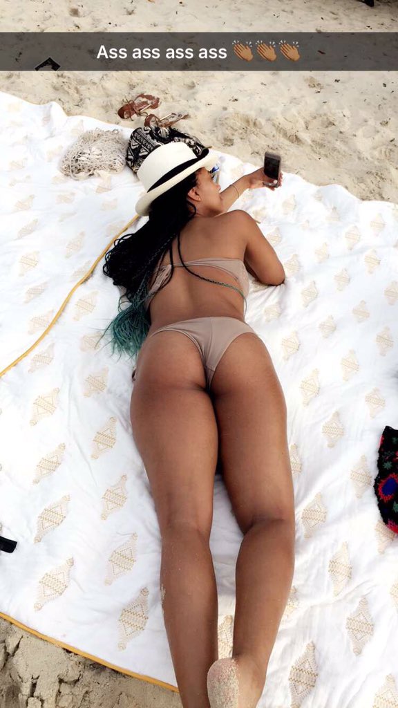 KeriHilson's tweet photo. Snap-snipers @keefthabeef &amp; @NlaJaneen got jokes!! Real friends woulda jus told me I had a wedgie 😌😂 https://t.co/Zc3hzd9lJO
