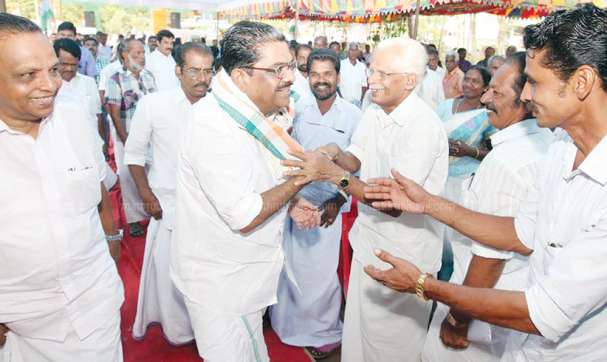 mathrubhumi's tweet photo. #_keralavotecom #_assemblyelection2016 നിശ്ചയദാർഢ്യത്തിന്റെ ചുവടുകളുമായി… https://t.co/lIZTGZ31Ju #keralavotecom https://t.co/iYOVv1qxze