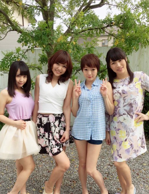 こんにちは！ 数日前の現場！ ビビアンでタチ兼司会役でした。 仲よしメンバーよ&hearts; 真咲さんと仕事すると、ベクトルが違くて私は今まで何をやって来たのか。と落ち込む。それが面白いのよ。 今まで見せたことない私を出したよ(