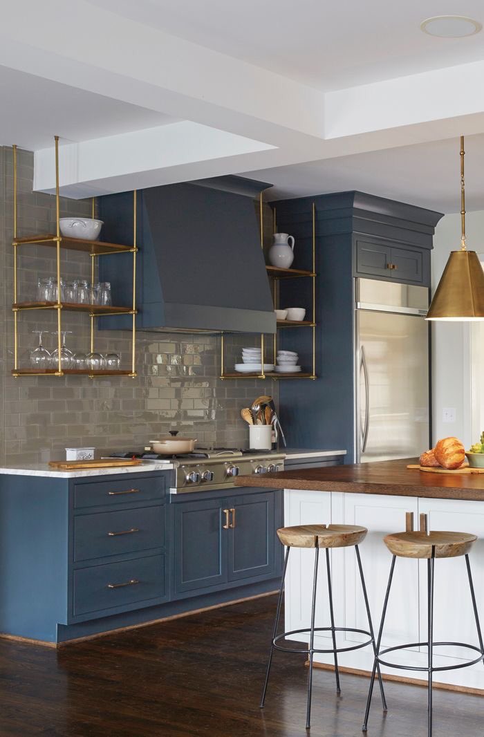 AzouInteriors's tweet photo. || Morning #kitchenInspiration || #Brass Shelving || #interiordesign #kitchendesign #goldandblue https://t.co/AgEQX2gtnS
