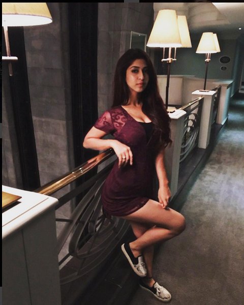 TeamSonarika's tweet photo. Glamdoll @BSonarika https://t.co/vKGVKXoCDa